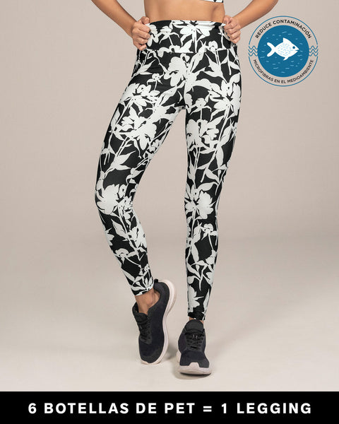 Legging de tiro alto control en abdomen y muslos en material bio-pet#color_016-estampado-blanco-y-negro