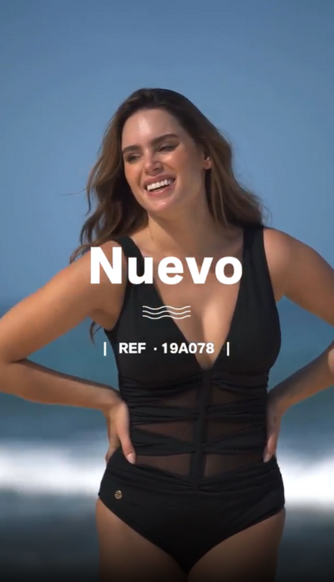 Vestido de baño de control suave y copas removibles y abdomen en tul