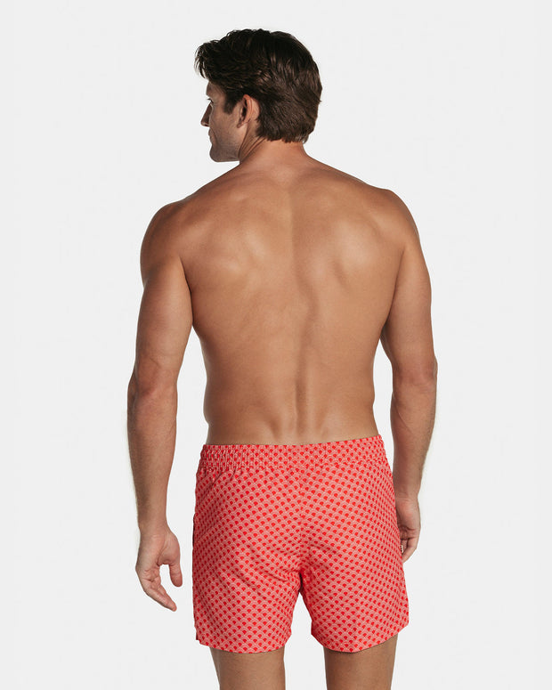 Pantaloneta de baño con malla interna y cintura ajustable#color_030-estampado-ondas