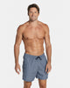 Pantaloneta de baño masculina con práctico bolsillo al lado derecho#color_055-estampado-azul-oscuro