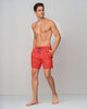 Pantaloneta de baño masculina con práctico bolsillo al lado derecho#color_375-coral-neon