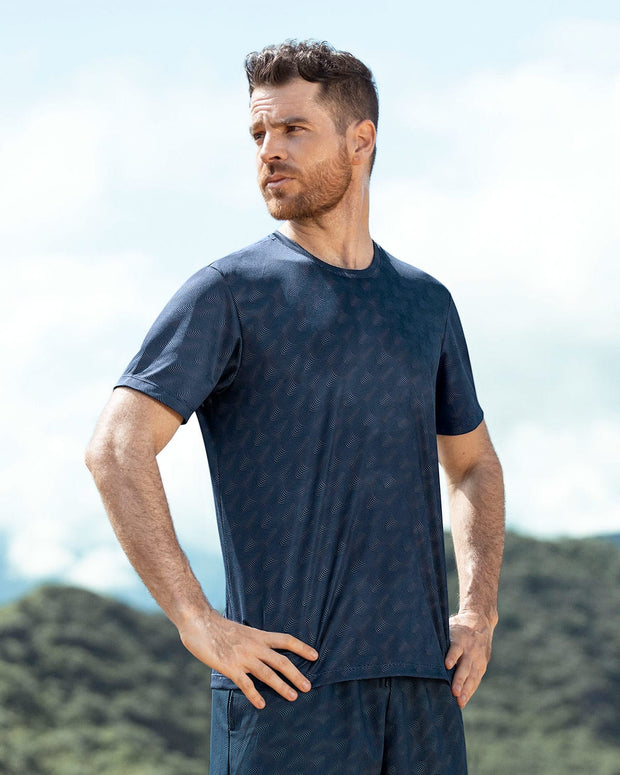 Camiseta deportiva masculina semiajustada de secado rápido#color_517-estampado-ondas-azul