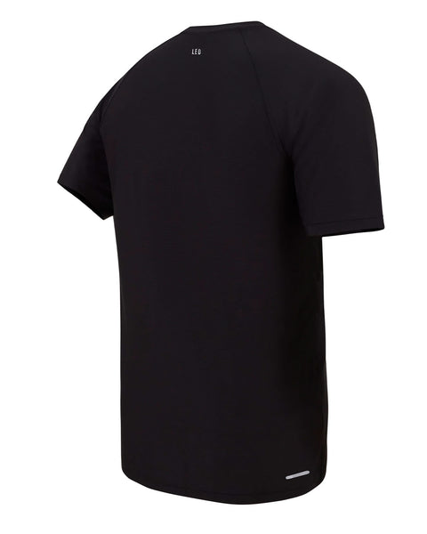 Camiseta deportiva con tela texturizada que permite el paso del aire#color_700-negro