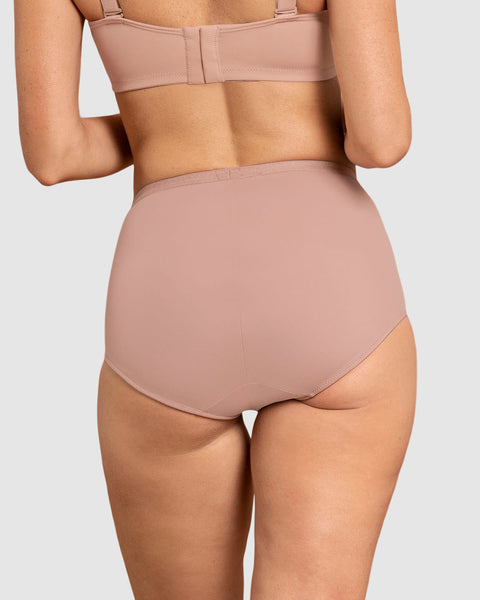 Panty clásico de control suave con toques de encaje en abdomen#color_a22-rosa-vieja