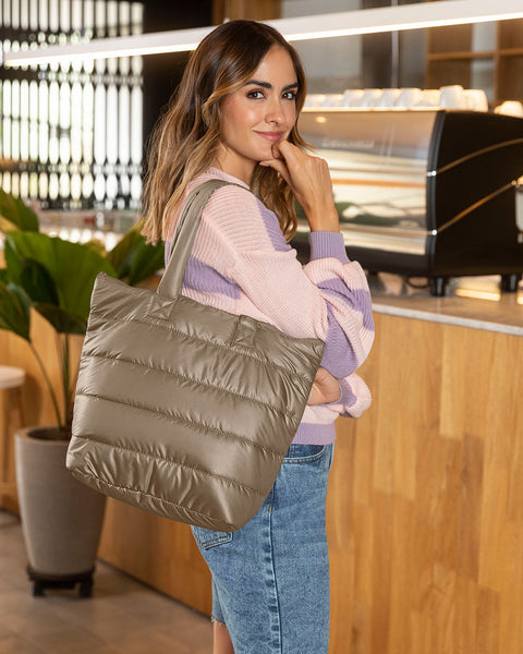 Bolso grande acolchado#color_801-cafe-claro