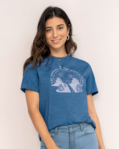 Camiseta manga corta con mensaje en el frente#color_464-azul