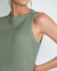 Camiseta manga sisa cuello alto silueta ajustada#color_172-verde-claro