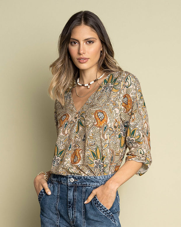 Blusa manga 3/4 con charretera no funcional