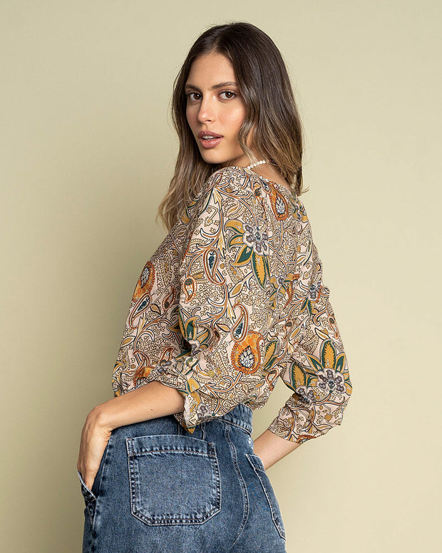 Blusa manga 3/4 con charretera no funcional