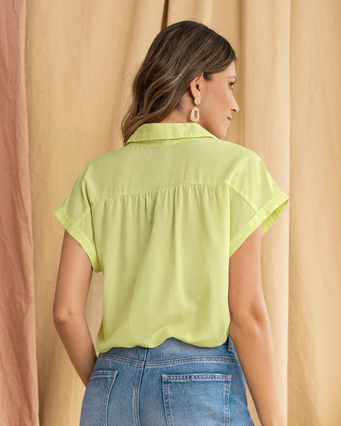 Blusa manga corta con perilla funcional y cuello camisero#color_634-verde-claro