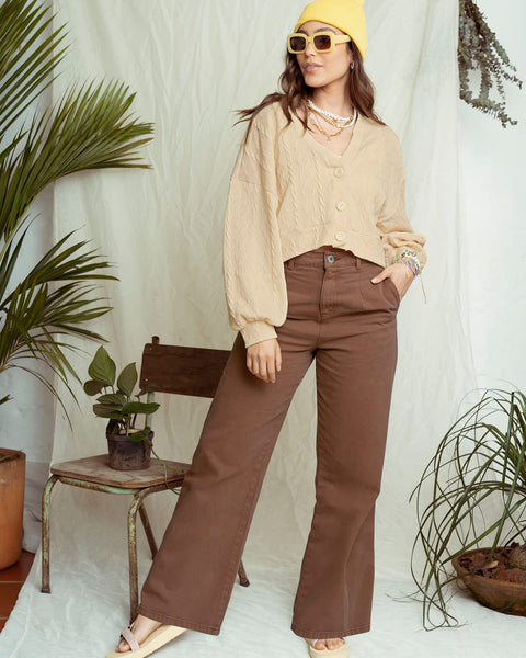 Jean bota ancha con bolsillos funcionales#color_813-cafe