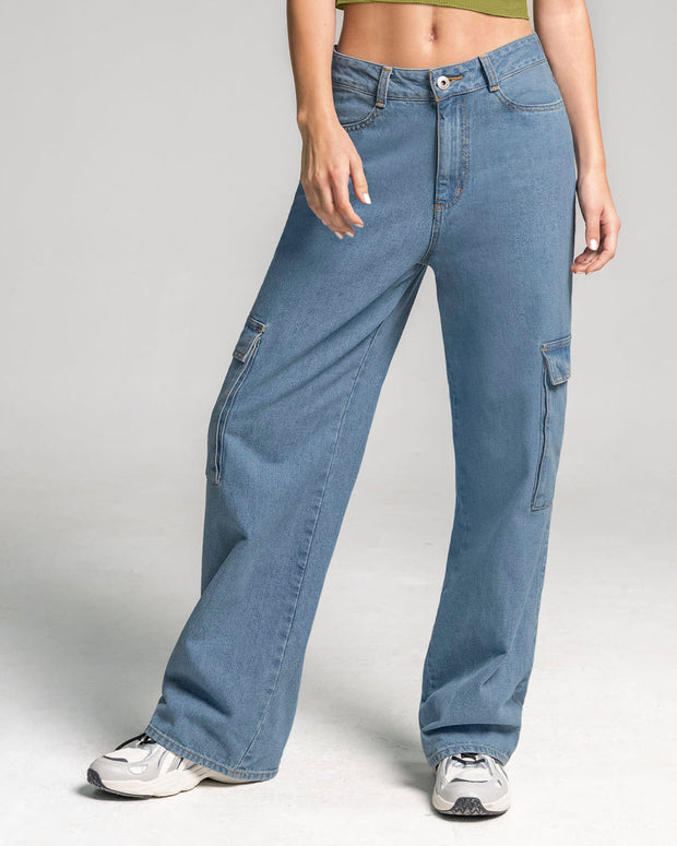 Jeans bota ancha con bolsillos laterales funcionales#color_141-indigo