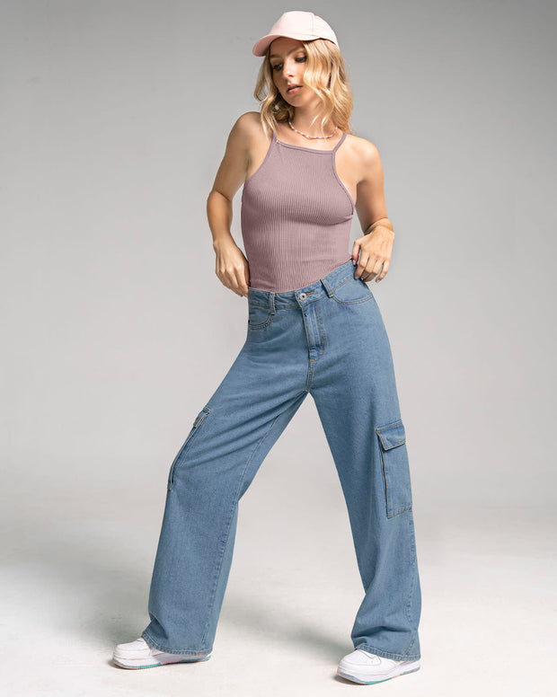 Jeans bota ancha con bolsillos laterales funcionales