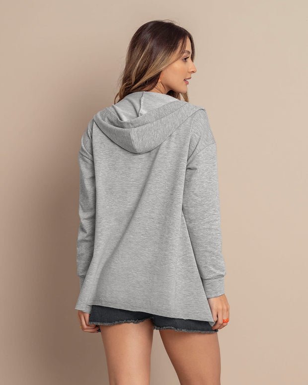 Saquillo largo con capucha y puños en la misma tela#color_717-gris-claro