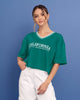 Camiseta manga corta con cuello tejido en V#color_198-verde-esmeralda