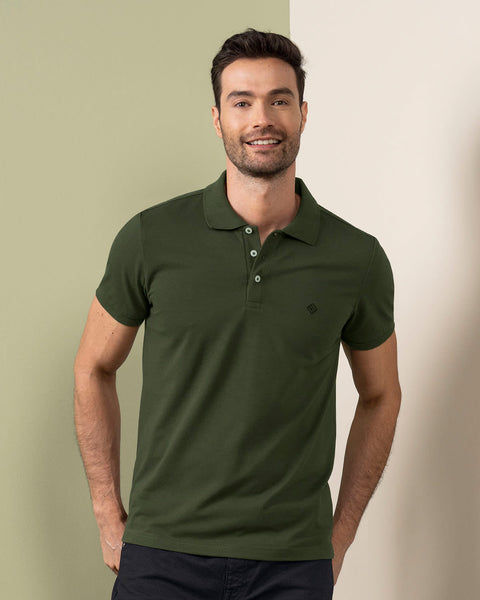 Camiseta tipo polo con bordado en frente#color_249-verde