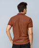 Camiseta tipo polo con bordado en frente#color_801-cafe