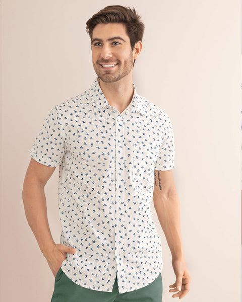 Camisa manga corta estampado continuo para hombre#color_010-estampado-hojas