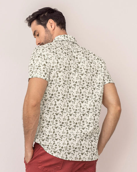 Camisa manga corta estampado continuo para hombre#color_038-blanco-estampado-palmeras