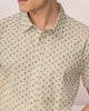 Camisa manga corta estampado continuo para hombre#color_807-beige-estampado
